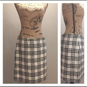 Boston Proper sz 8 Black and white  skirt
